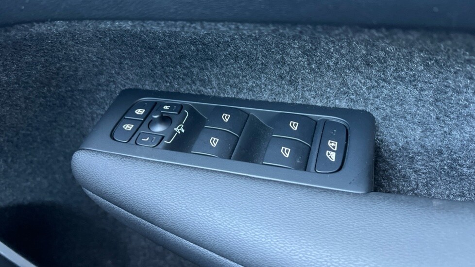 Used Volvo XC40 2024 for sale - 76514878: Photo 32