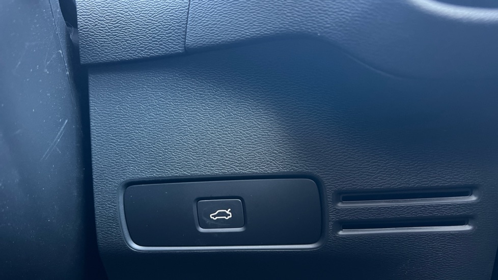 Used Volvo XC40 2024 for sale - 76514878: Photo 53