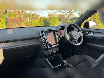 Used Volvo XC40 2022 for sale - 76609754: Photo