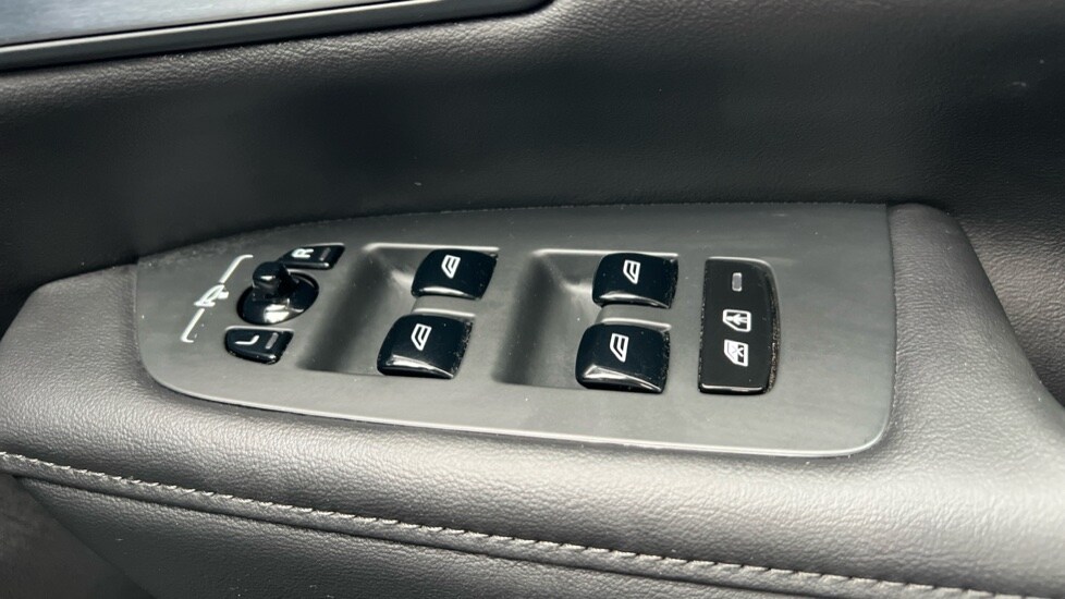 Used Volvo V90 2024 for sale - 76172413: Photo 32