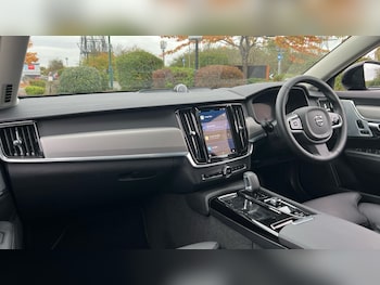 Used Volvo V90 2024 for sale - 76172413: Photo