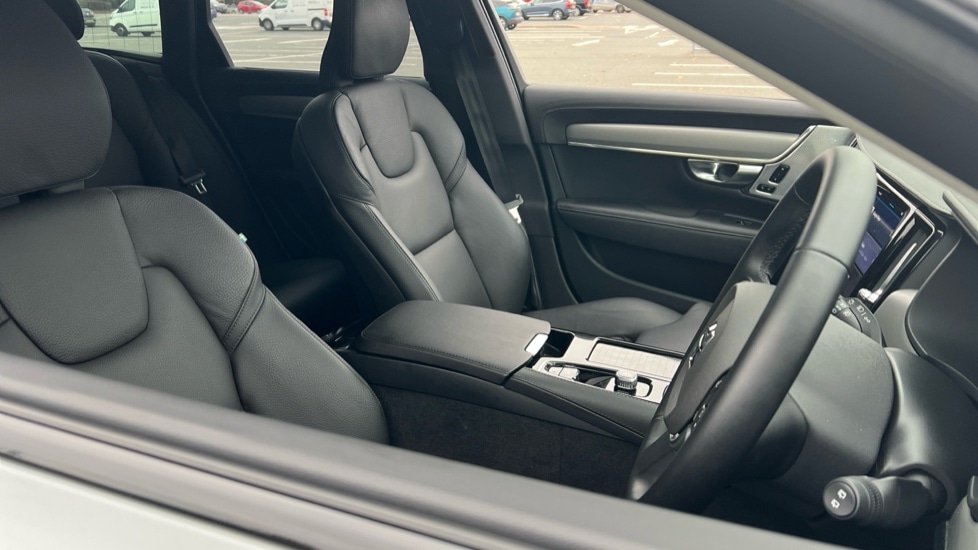 Used Volvo V90 2024 for sale - 76172413: Photo 9