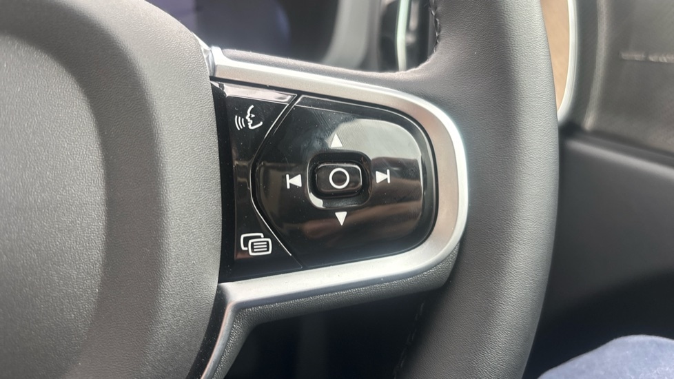 Used Volvo XC60 2025 for sale - 76709569: Photo 19