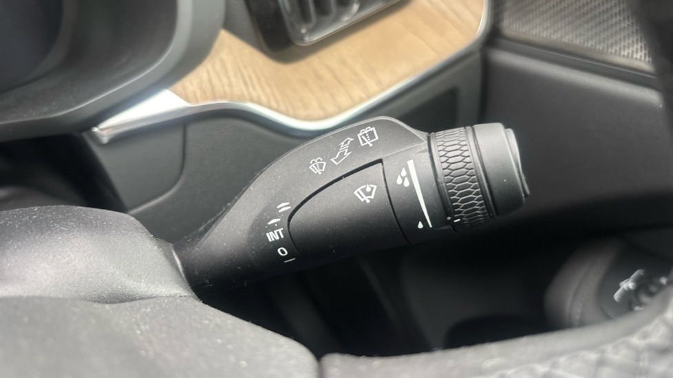 Used Volvo XC60 2025 for sale - 76709569: Photo 30