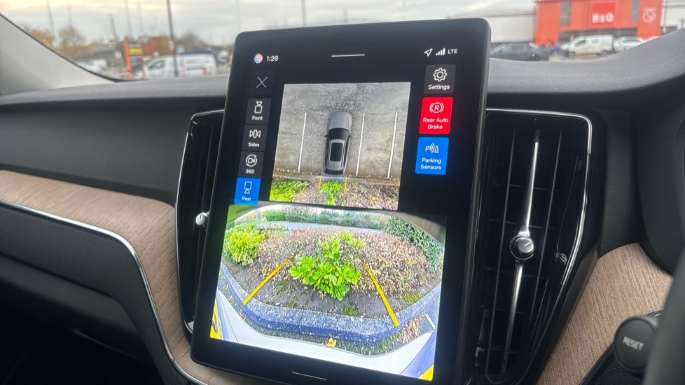 Used Volvo XC60 2025 for sale - 76709569: Photo 36