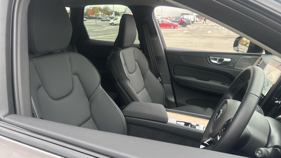 Used Volvo XC60 2025 for sale - 76709569: Photo 9