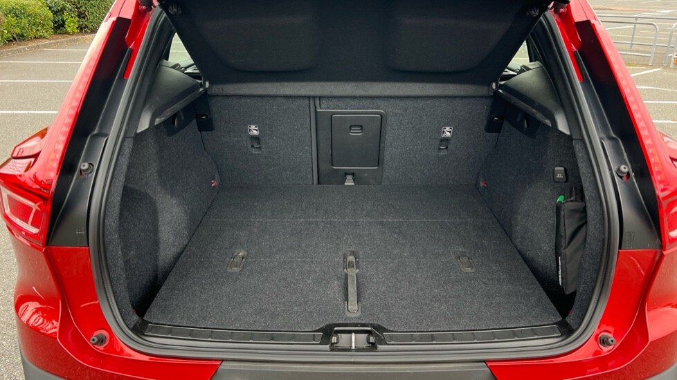 Used Volvo XC40 2023 for sale - 76297348: Photo 17