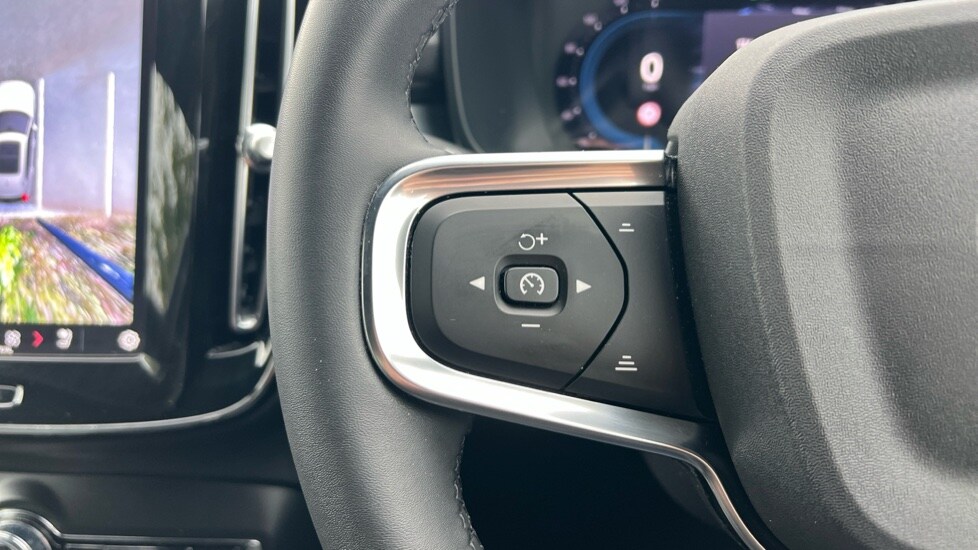 Used Volvo XC40 2023 for sale - 76297348: Photo 18