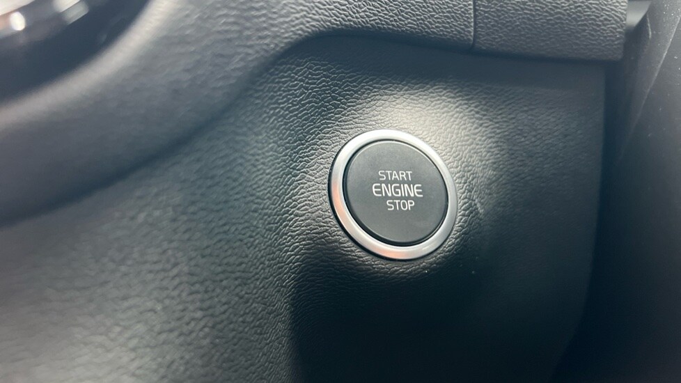 Used Volvo XC40 2023 for sale - 76297348: Photo 28