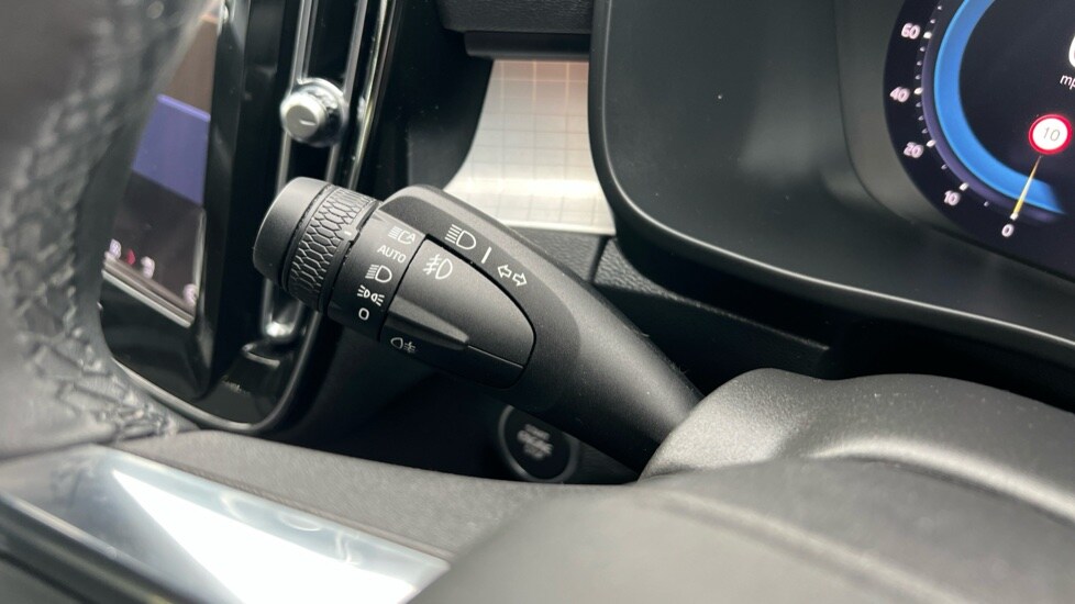 Used Volvo XC40 2023 for sale - 76297348: Photo 29