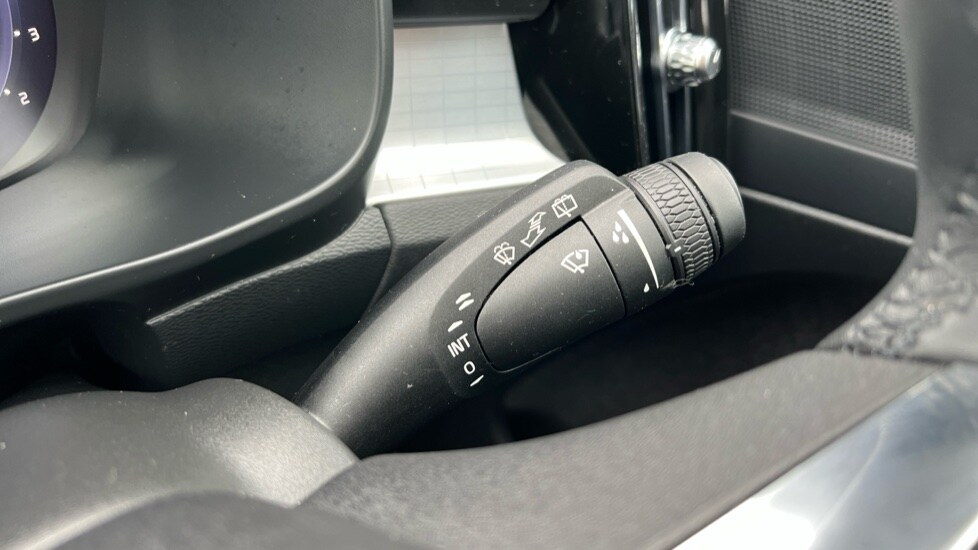 Used Volvo XC40 2023 for sale - 76297348: Photo 30