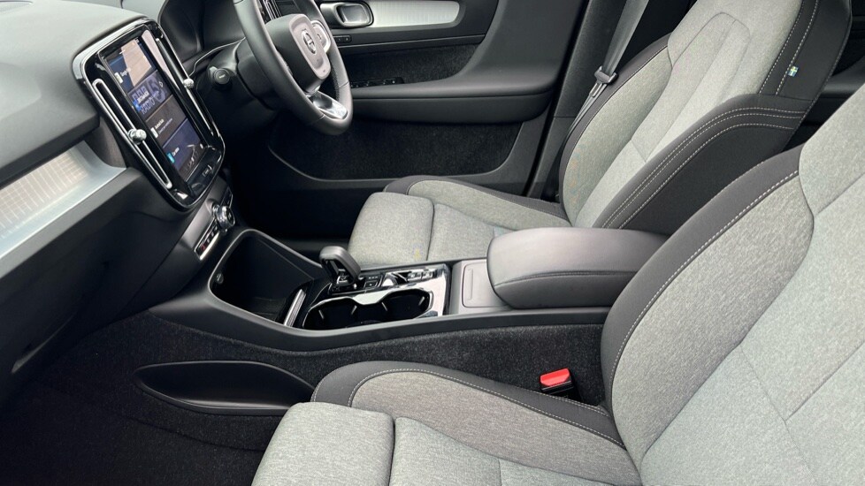 Used Volvo XC40 2023 for sale - 76297348: Photo 49