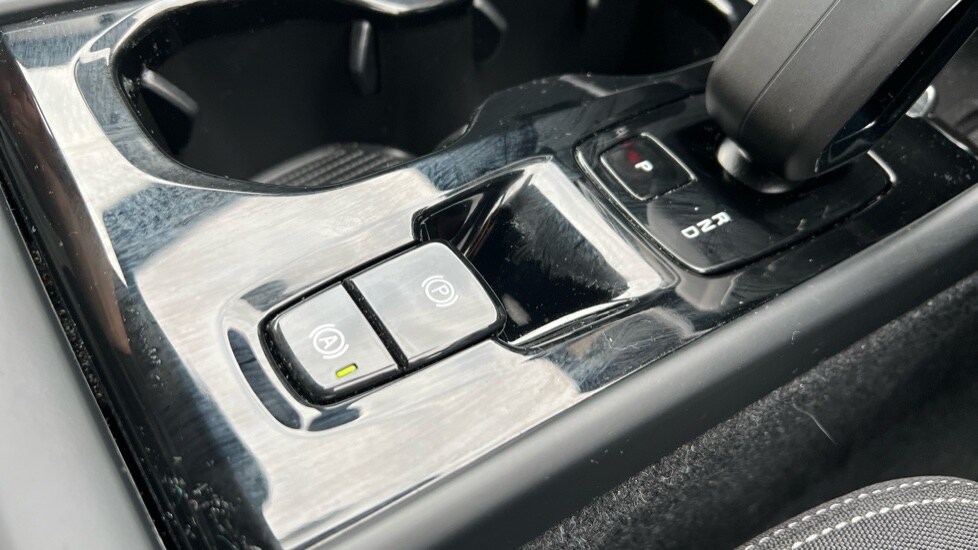 Used Volvo XC40 2023 for sale - 76297348: Photo 61