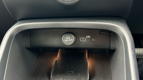 Used Volvo XC40 2023 for sale - 76297348: Photo 62