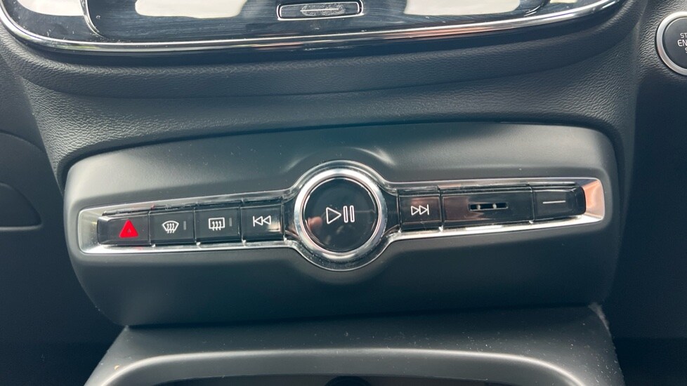 Used Volvo XC40 2023 for sale - 76297348: Photo 63