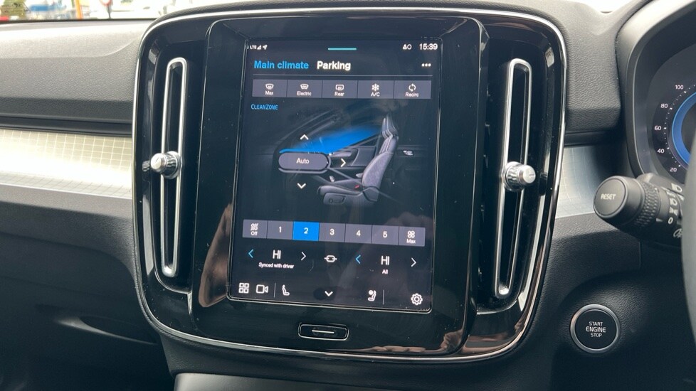 Used Volvo XC40 2023 for sale - 76297348: Photo 64