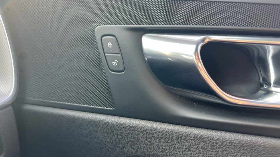 Used Volvo XC60 2019 for sale - 76066982: Photo 54