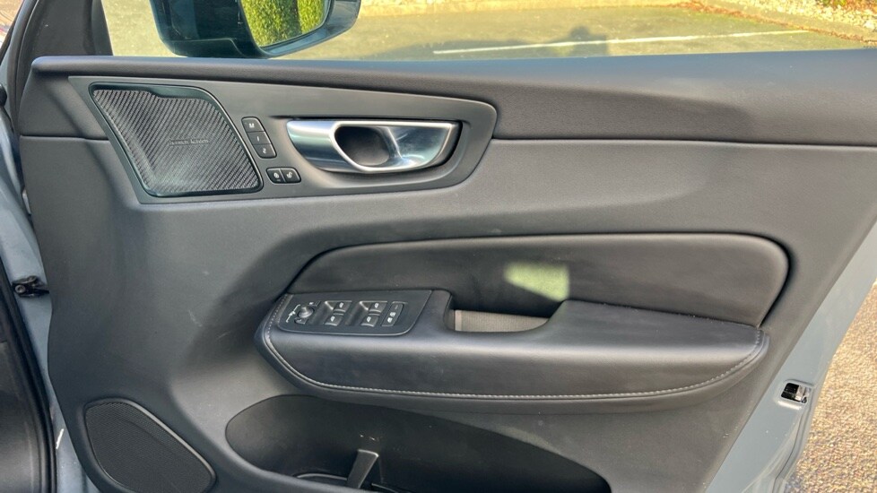 Used Volvo XC60 2023 for sale - 76954419: Photo 15