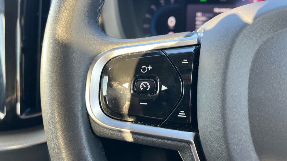 Used Volvo XC60 2023 for sale - 76954419: Photo 18