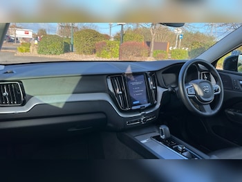 Used Volvo XC60 2023 for sale - 76954419: Photo