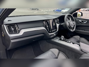 Used Volvo XC60 2021 for sale - 75602984: Photo
