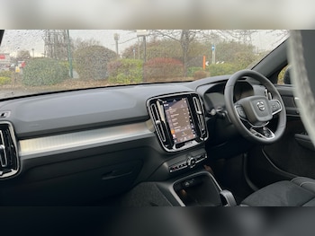 Used Volvo XC40 2025 for sale - 76874565: Photo