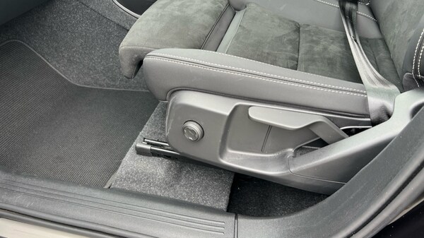 Used Volvo XC40 2024 for sale - 76244596: Photo 32