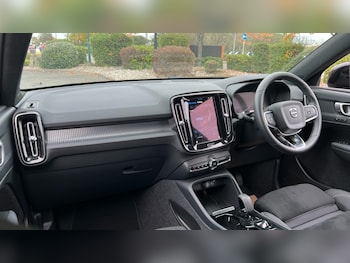Used Volvo XC40 2024 for sale - 76244596: Photo 4
