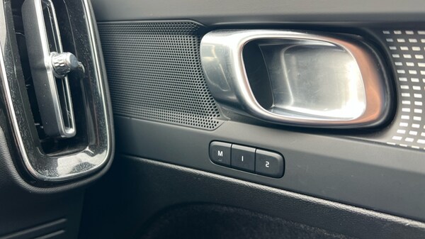 Used Volvo XC40 2024 for sale - 76244596: Photo 54