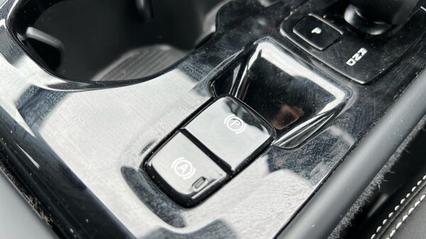 Used Volvo XC40 2024 for sale - 76244596: Photo 57