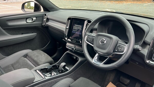 Used Volvo XC40 2024 for sale - 76244596: Photo 5
