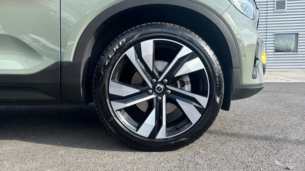Used Volvo XC40 2025 for sale - 76176347: Photo 16