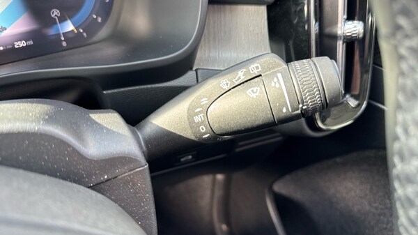 Used Volvo XC40 2025 for sale - 76176347: Photo 30