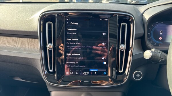 Used Volvo XC40 2025 for sale - 76176347: Photo 40