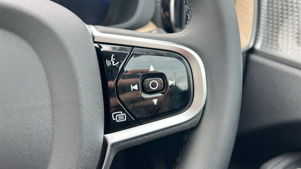 Used Volvo XC60 2025 for sale - 76217315: Photo 19