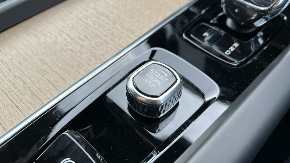 Used Volvo XC60 2025 for sale - 76217315: Photo 28