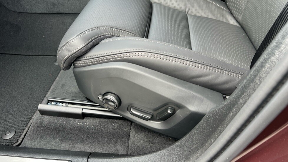 Used Volvo XC60 2025 for sale - 76217315: Photo 32