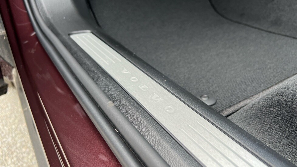 Used Volvo XC60 2025 for sale - 76217315: Photo 41