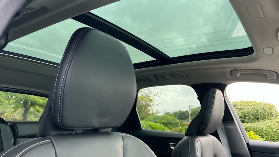 Used Volvo XC60 2025 for sale - 76217315: Photo 42