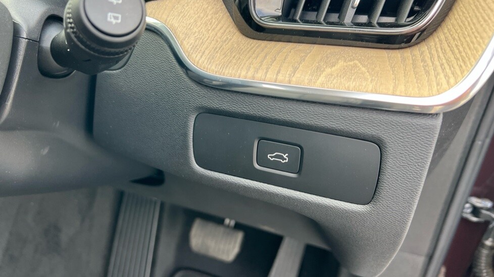 Used Volvo XC60 2025 for sale - 76217315: Photo 44