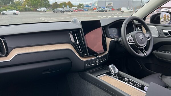 Used Volvo XC60 2025 for sale - 76217315: Photo 4