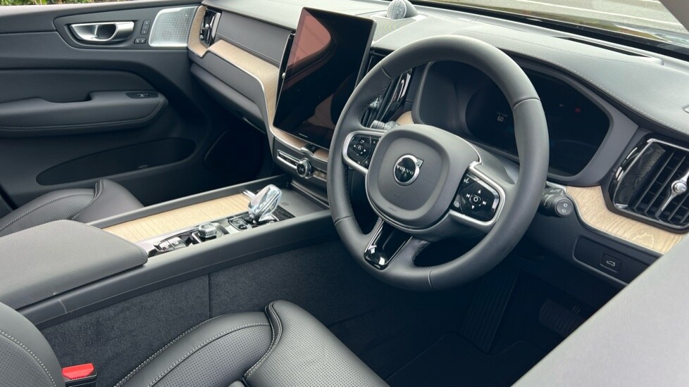 Used Volvo XC60 2025 for sale - 76217315: Photo 5