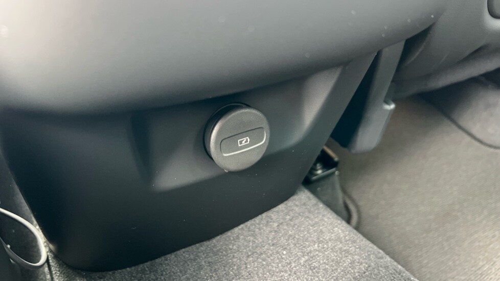 Used Volvo XC60 2025 for sale - 76217315: Photo 55