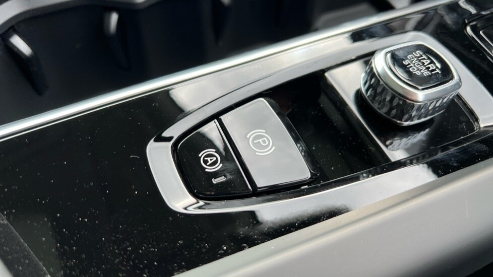 Used Volvo XC60 2025 for sale - 76217315: Photo 69