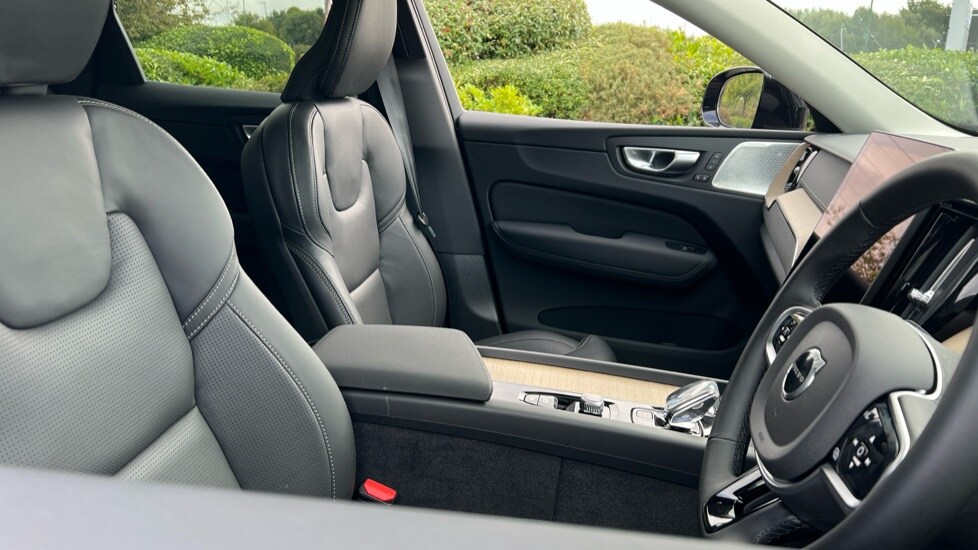 Used Volvo XC60 2025 for sale - 76217315: Photo 9