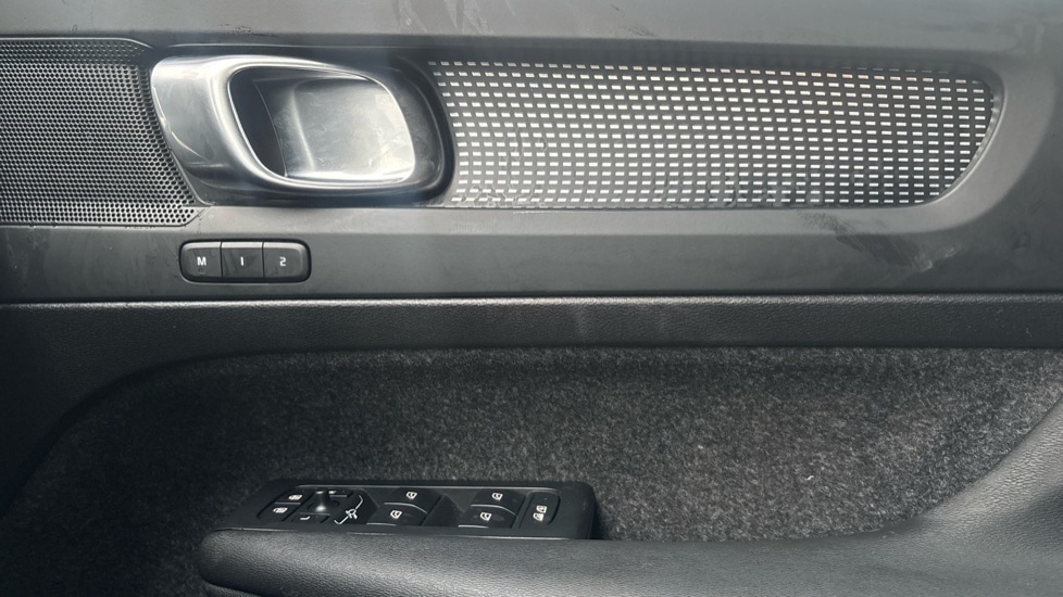 Used Volvo XC40 2025 for sale - 76901206: Photo 15