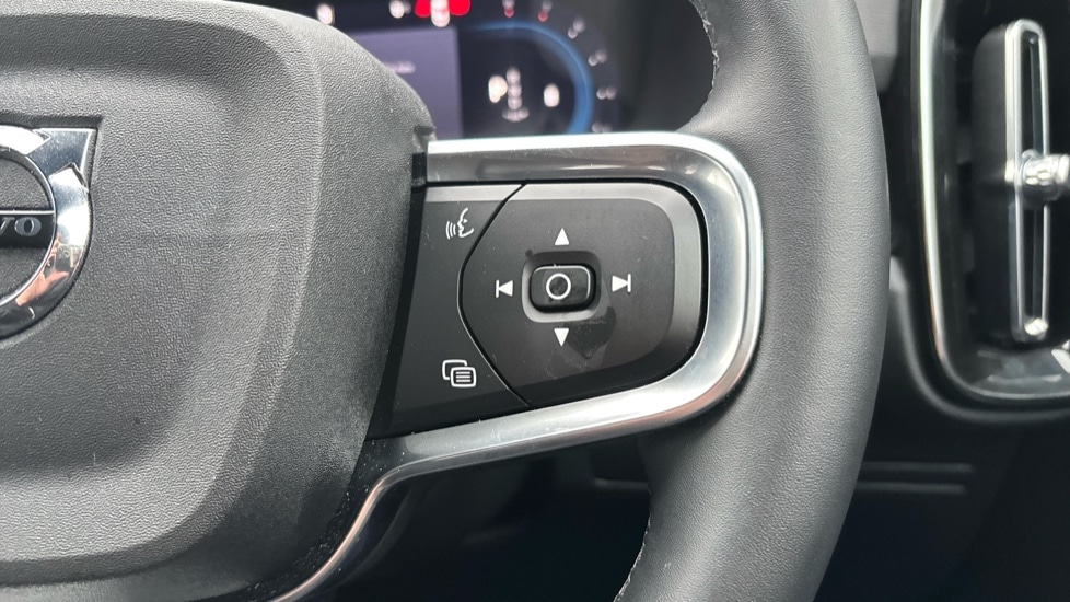 Used Volvo XC40 2025 for sale - 76901206: Photo 19