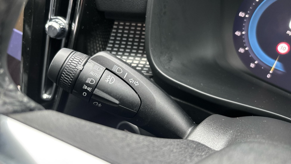 Used Volvo XC40 2025 for sale - 76901206: Photo 29