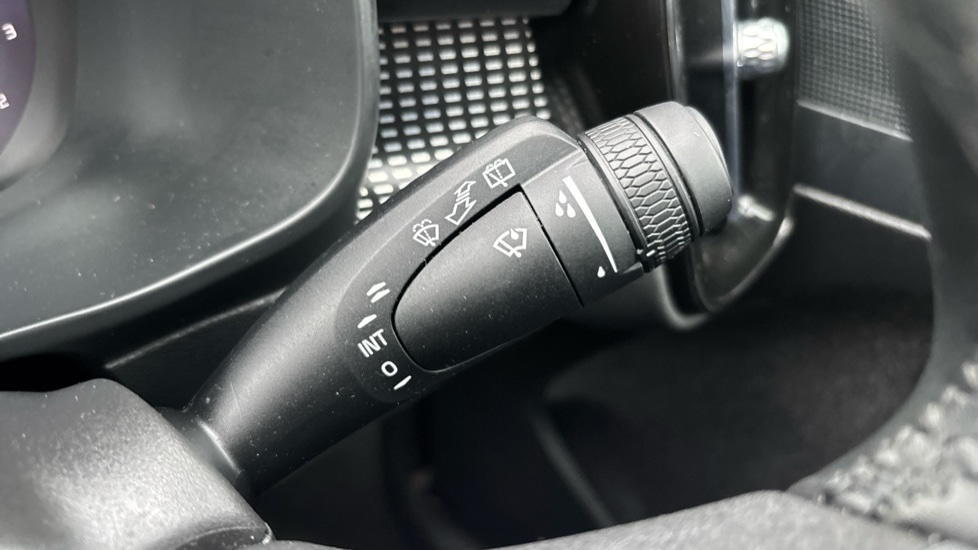 Used Volvo XC40 2025 for sale - 76901206: Photo 30