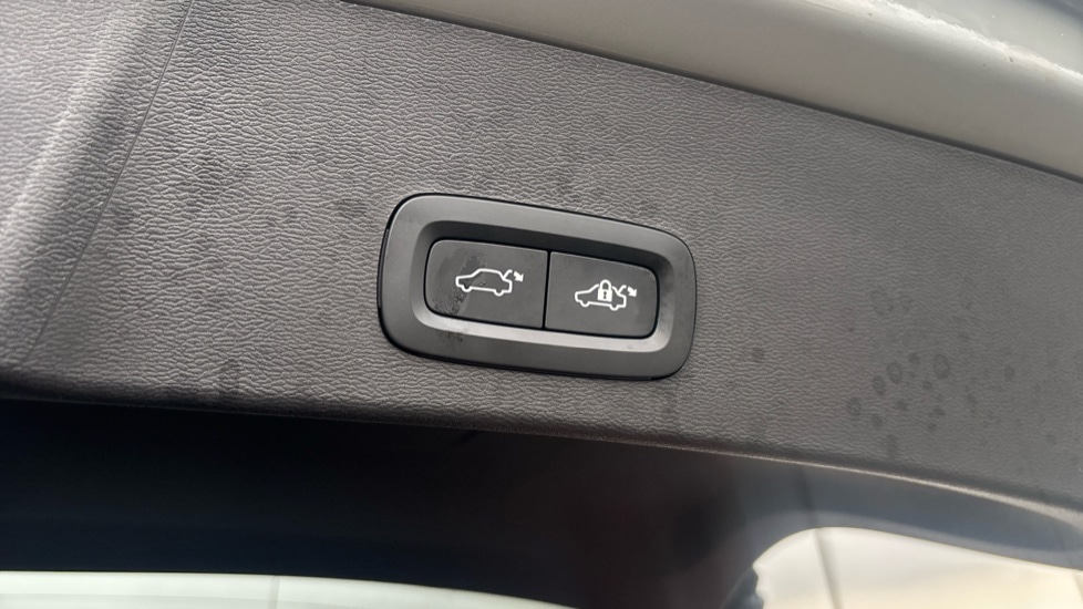 Used Volvo XC40 2025 for sale - 76901206: Photo 43